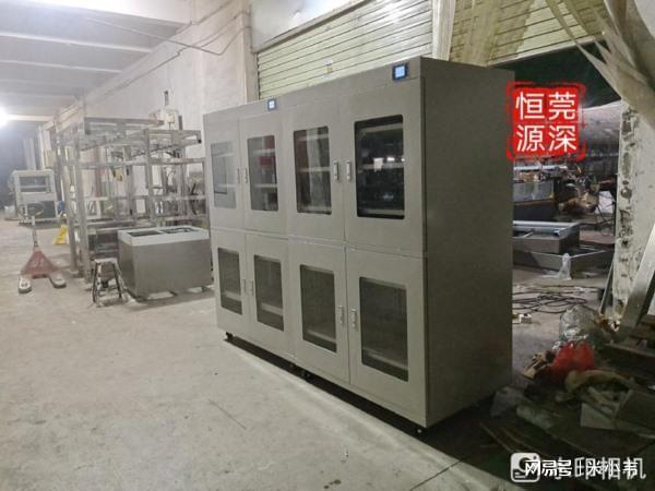 KY集团展柜秘境：馆藏珍品保护者揭秘实木会展展柜的防护之道！(图3)